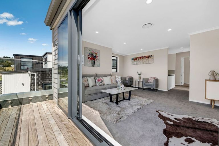 Photo of property in 25 Bremner Ridge Street, Flat Bush, 2019