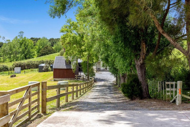 Photo of property in 310 Waiteitei Road, Wellsford, 0974