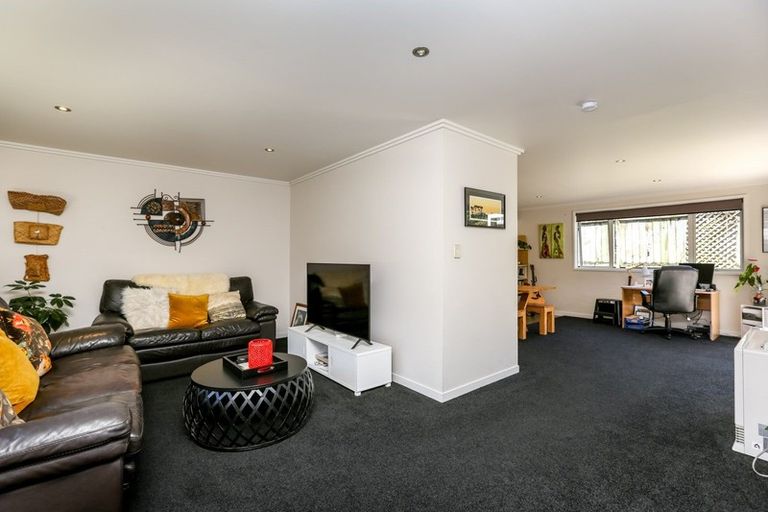 Photo of property in 30 Birdwood Avenue, Moturoa, New Plymouth, 4310