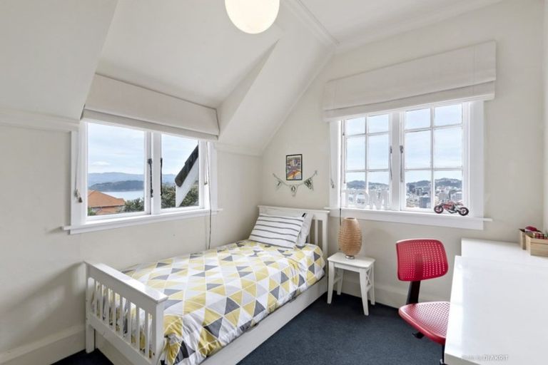 Photo of property in 35 Upper Watt Street, Wadestown, Wellington, 6012