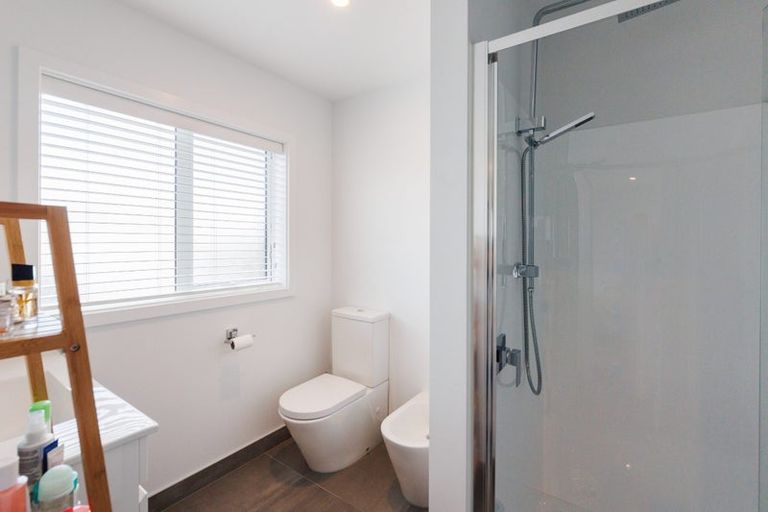 Photo of property in 23 Vaucluse Heights, Fitzherbert, Palmerston North, 4410