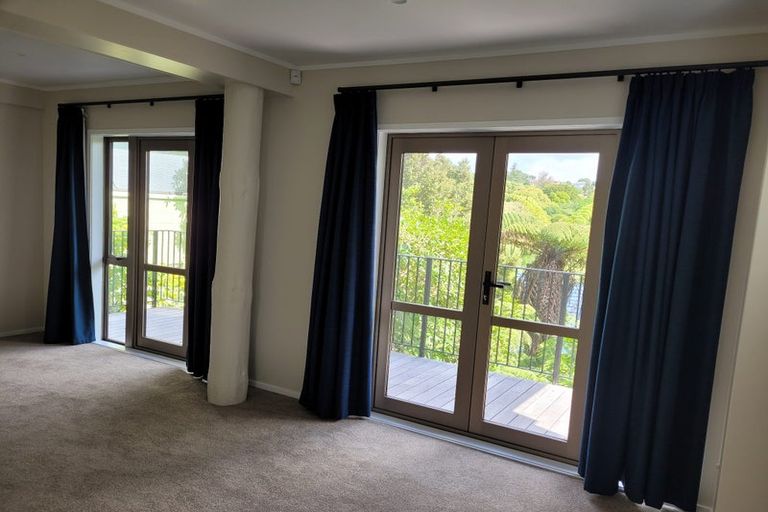 Photo of property in 2/5 Aries Place, Shelly Park, Auckland, 2014