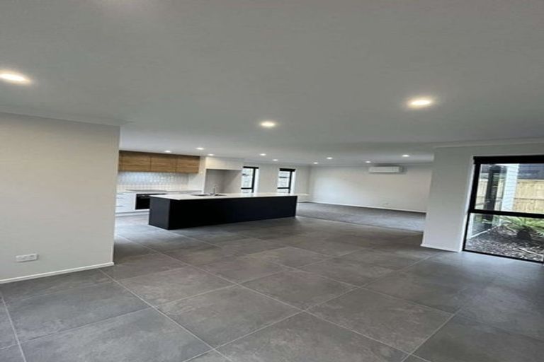 Photo of property in 6c Jern Place, Eastern Beach, Auckland, 2012