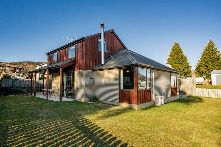 Photo of property in 21a Aeolus Place, Wanaka, 9305