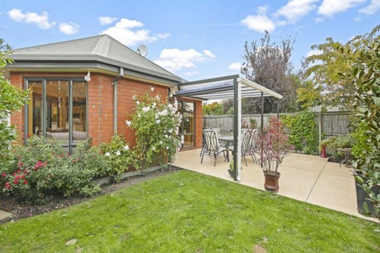 Photo of property in 2/113 Avonhead Road, Avonhead, Christchurch, 8042