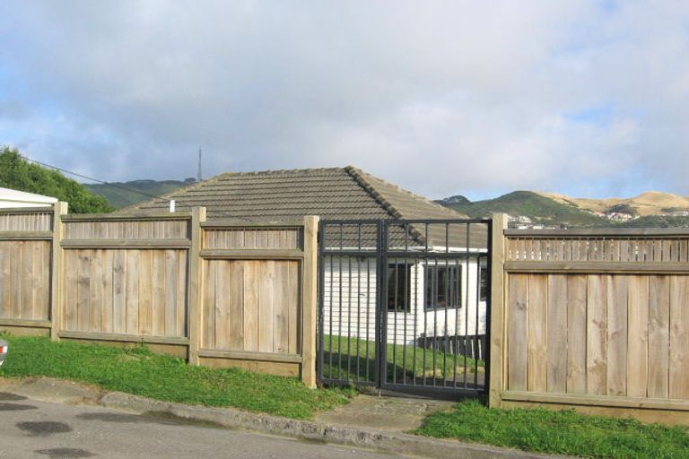 Photo of property in 6 Sheridan Terrace, Johnsonville, Wellington, 6037