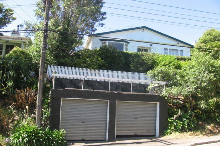 Photo of property in 24 Randwick Road, Northland, Wellington, 6012
