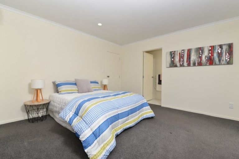 Photo of property in 2 Allgood Place, Rototuna North, Hamilton, 3210