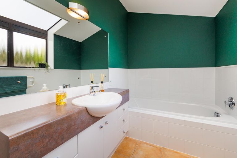 Photo of property in 98 Russell Street, Palmerston North, 4414