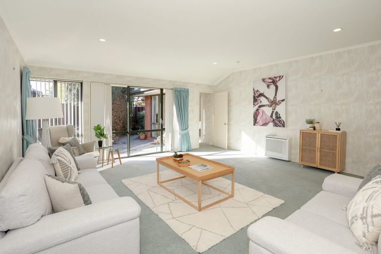 Photo of property in 11 Villa Grove, Ilam, Christchurch, 8041