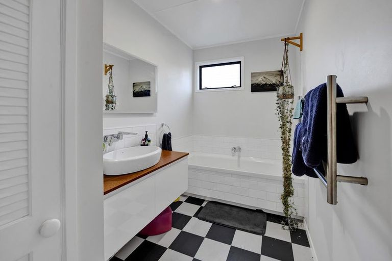 Photo of property in 248 Oeo Road, Otakeho, Hawera, 4678