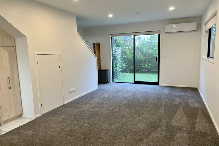 Photo of property in 8/22 Yeovil Road, Te Atatu Peninsula, Auckland, 0610
