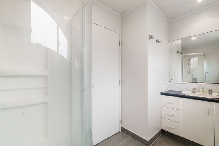 Photo of property in 1/16 Pax Avenue, Forrest Hill, Auckland, 0620