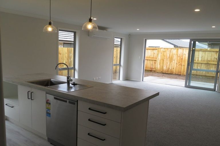 Photo of property in 16 Kahawai Place, Omokoroa, 3114