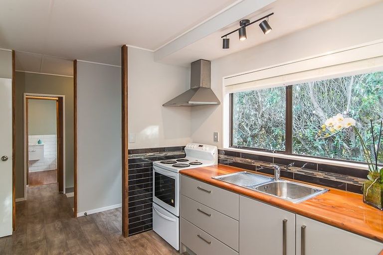 Photo of property in 6 Jane Street, Waikanae Beach, Waikanae, 5036