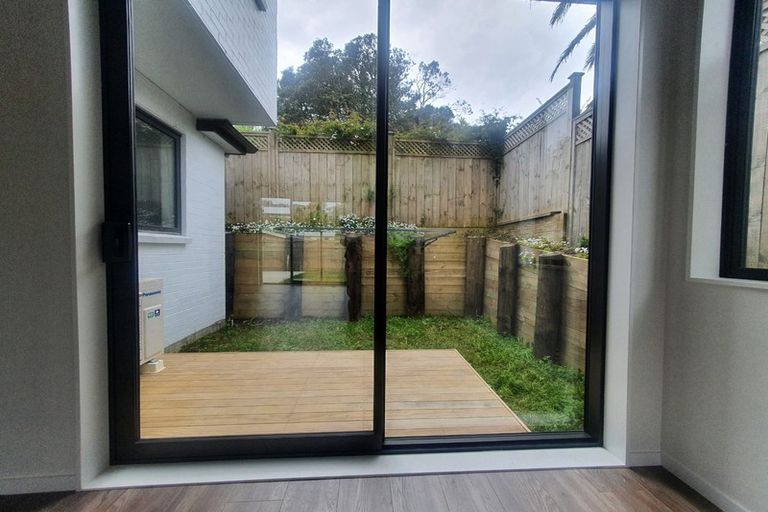 Photo of property in 3d Datura Place, Sunnynook, Auckland, 0620