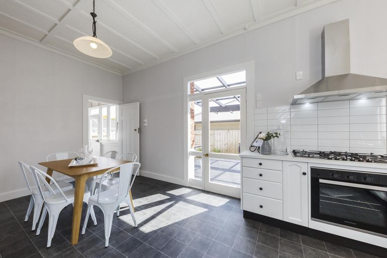 Photo of property in 53 Limbrick Street, Terrace End, Palmerston North, 4410