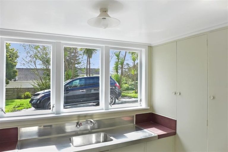 Photo of property in 23 Evans Road, Glen Eden, Auckland, 0602