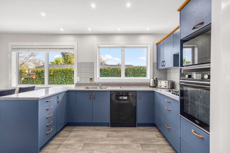 Photo of property in 66 Oakfield Crescent, Pukete, Hamilton, 3200