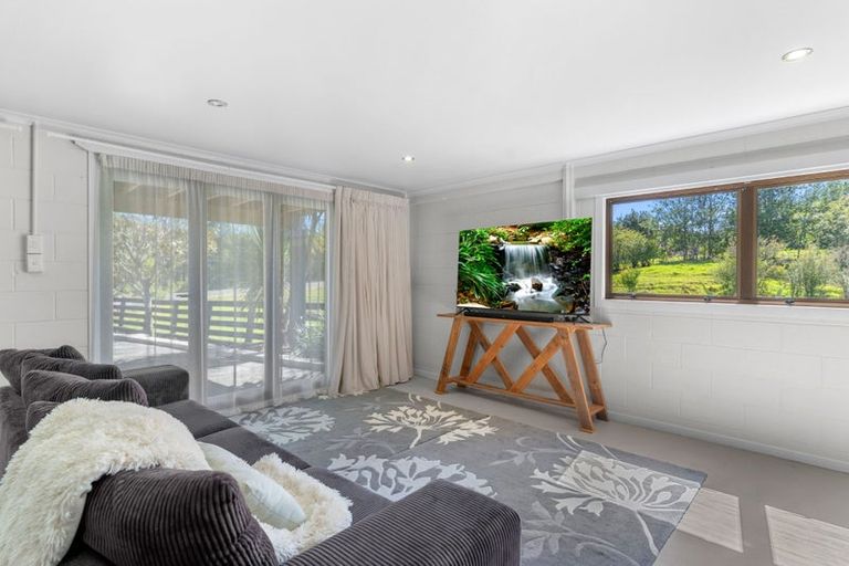 Photo of property in 5 Skelton Crescent, Paparoa, 0571