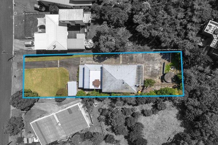 Photo of property in 65 De Luen Avenue, Tindalls Beach, Whangaparaoa, 0930