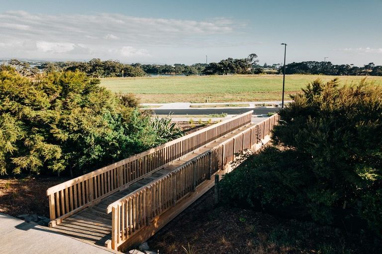 Photo of property in 6 Dame Nganeko Drive, Glenbrook, 2681