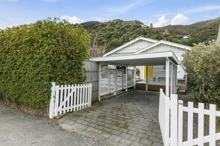 Photo of property in 379 Muritai Road, Eastbourne, Lower Hutt, 5013