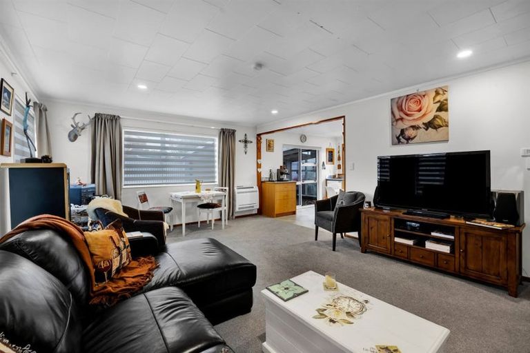 Photo of property in 24b Surrey Street, Hawera, 4610