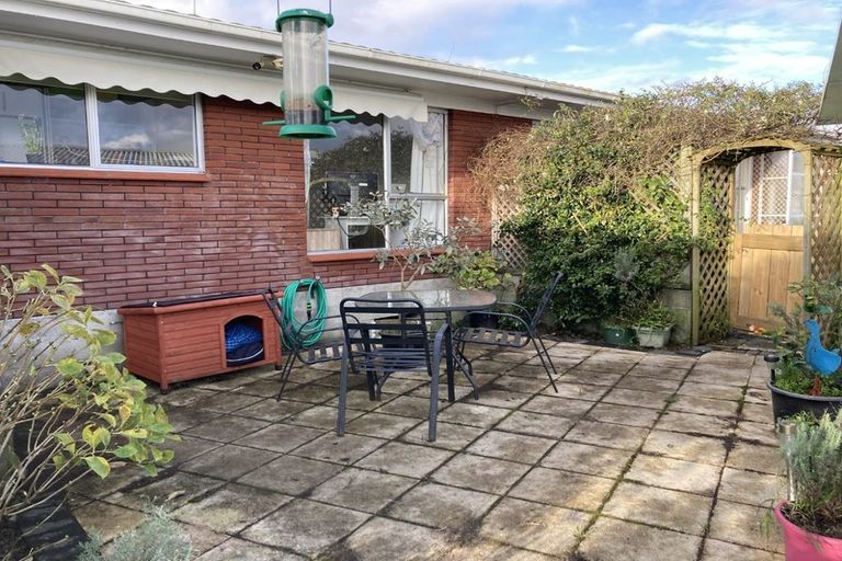 Photo of property in 2/36 Blacklock Avenue, Henderson, Auckland, 0612