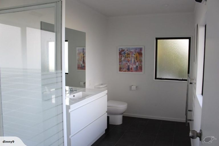 Photo of property in 15 Inverell Way, Seatoun, Wellington, 6022