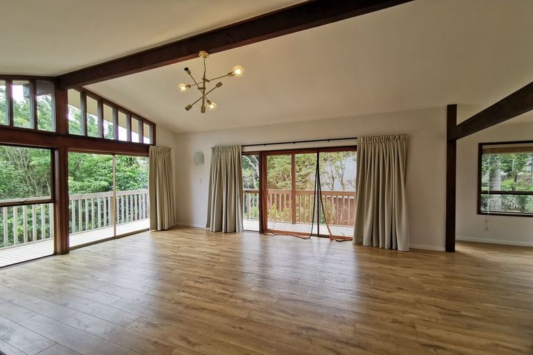 Photo of property in 23 Heaton Grove, Chatswood, Auckland, 0626