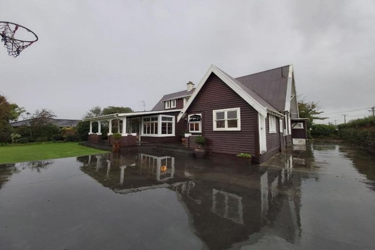 Photo of property in 35 Victoria Street, Hawera, 4610