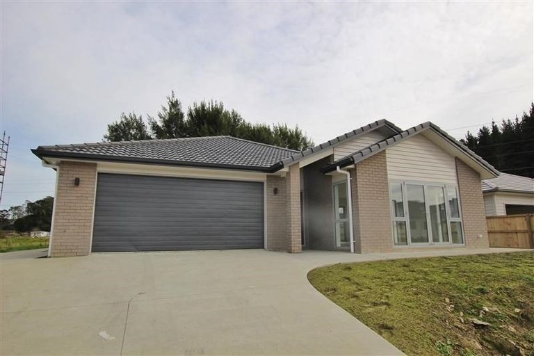 Photo of property in 6 Te Roera Place, Riverhead, 0820