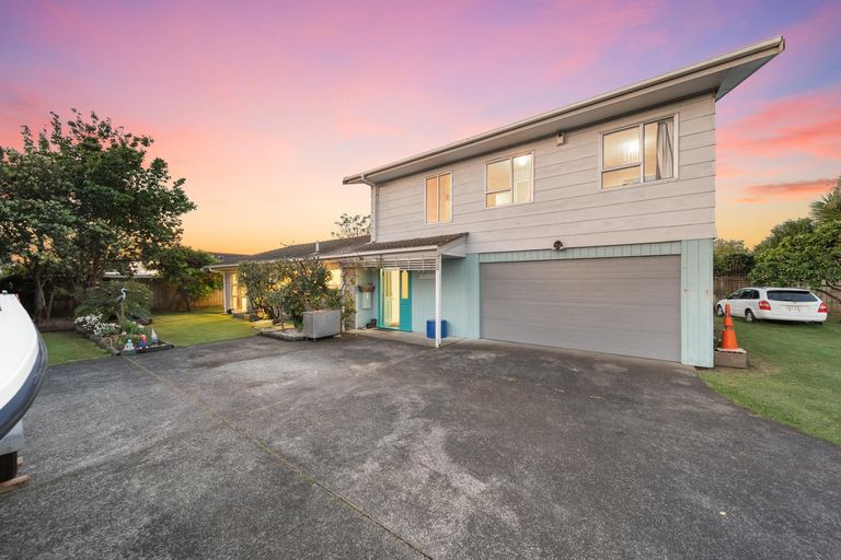 Photo of property in 13 Huber Street, Weymouth, Auckland, 2103