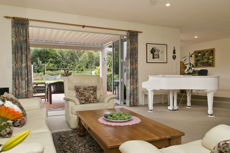 Photo of property in 66 Gillespie Place, Acacia Bay, Taupo, 3385