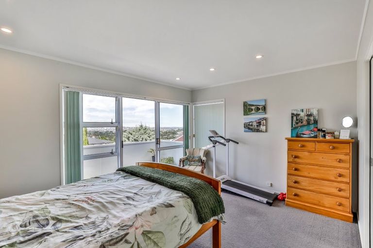 Photo of property in 2/2-22a Balmain Road, Chatswood, Auckland, 0626