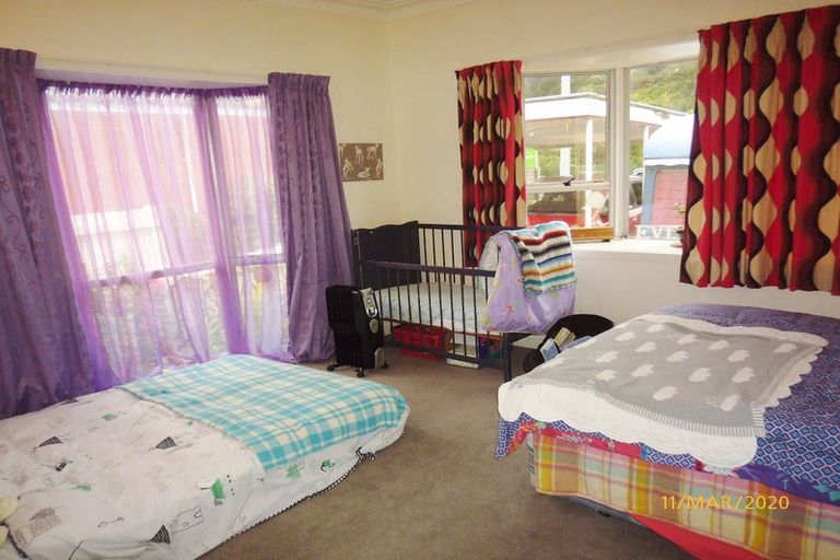 Photo of property in 232 Kaikorai Valley Road, Bradford, Dunedin, 9011