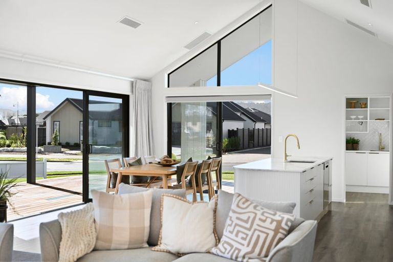Photo of property in 9 Rose Leigh Drive, Cambridge, 3434