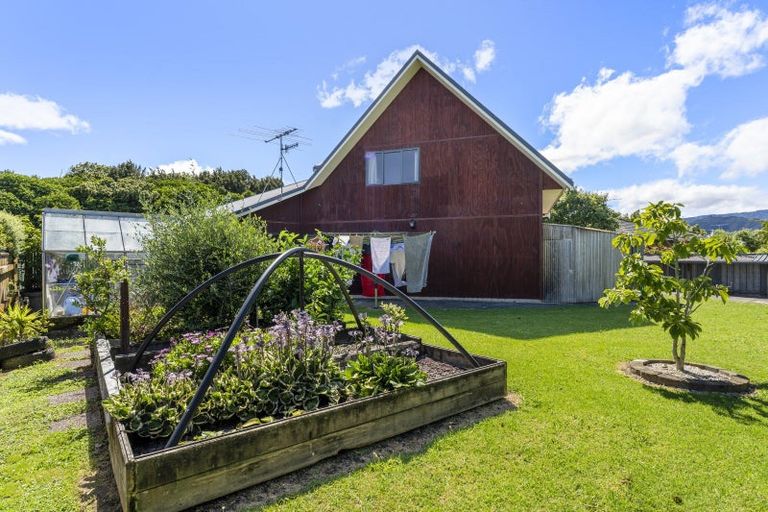 Photo of property in 14 Tararua Crescent, Otaki, 5512