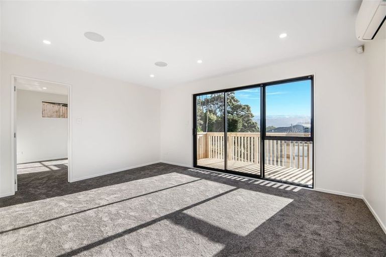 Photo of property in 126 San Valentino Drive, Henderson, Auckland, 0612