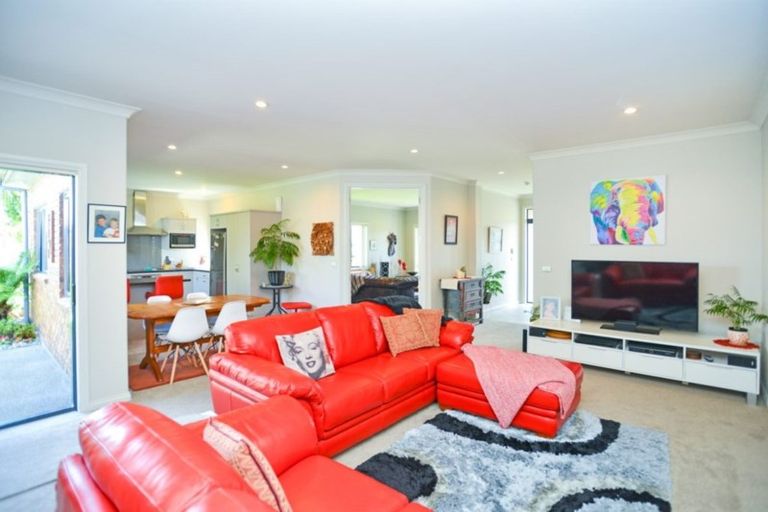 Photo of property in 17 Akaroa Road, Poraiti, Napier, 4112