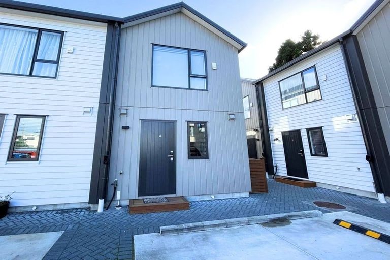 Photo of property in 4/47 Beach Road, Te Atatu Peninsula, Auckland, 0610