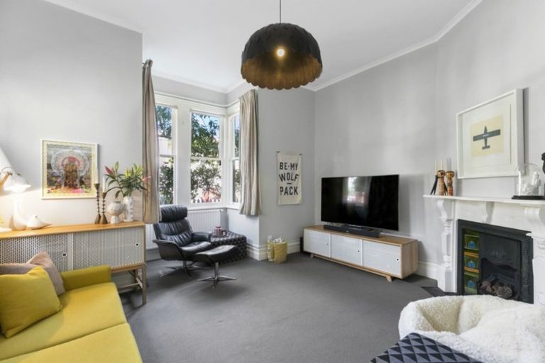 Photo of property in 19 Roy Street, Newtown, Wellington, 6021