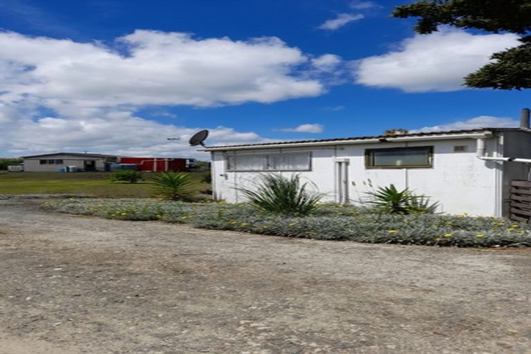 Photo of property in 341 Gallie Road, Matakohe, 0594