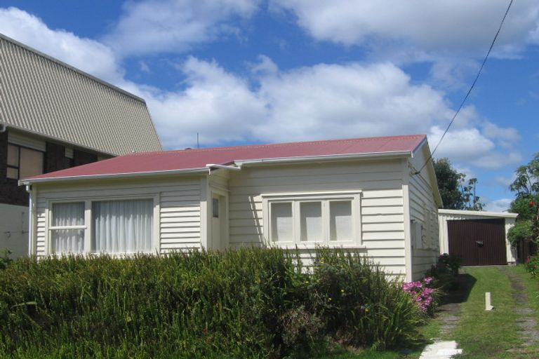 Photo of property in 23 Seaview Road, Waihi Beach, 3611