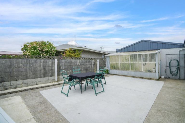 Photo of property in 21 Irvine Street, Wallacetown, 9816