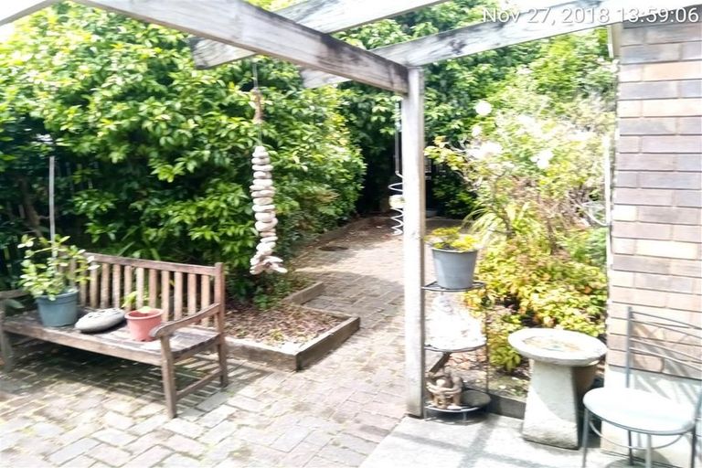 Photo of property in 3 Meynell Court, Glen Eden, Auckland, 0602