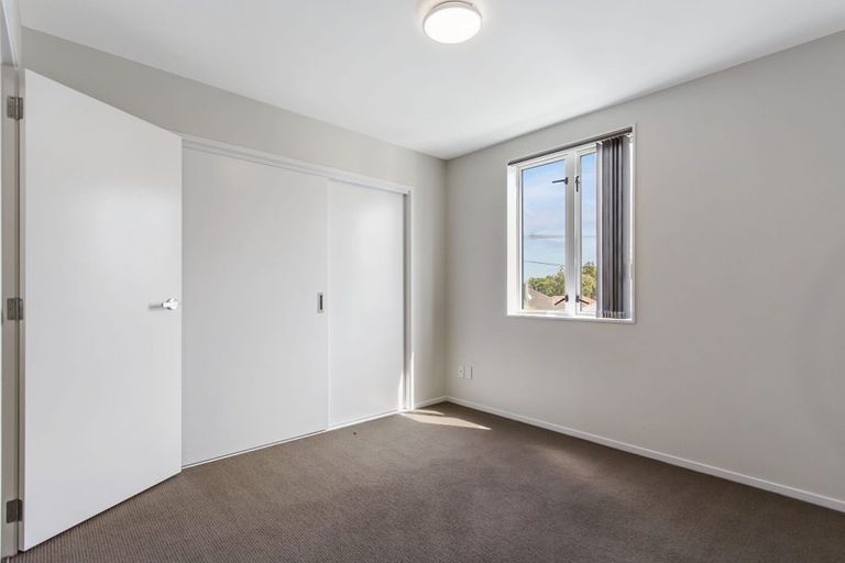 Photo of property in 87 Grove Road, Papakura, 2110