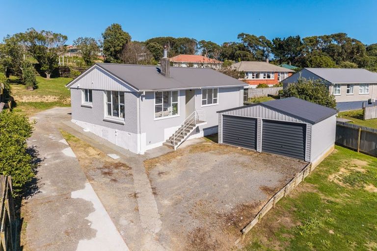 Photo of property in 25 Loongana Street, Waitangirua, Porirua, 5024