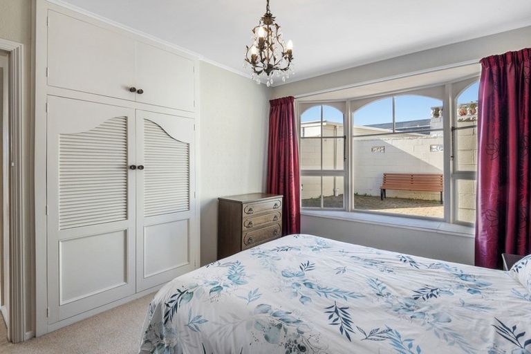 Photo of property in 2/79d Dyers Pass Road, Cashmere, Christchurch, 8022